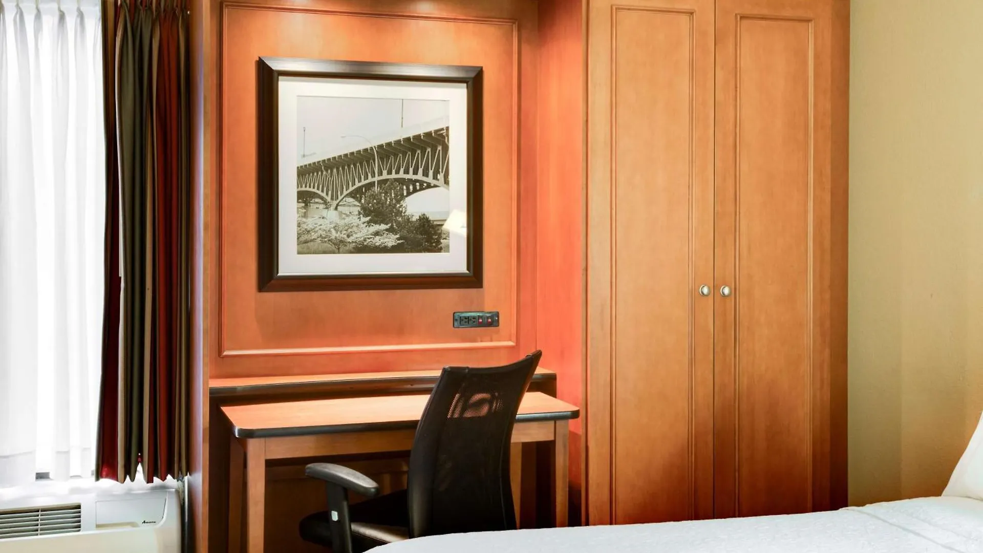 Отель Hampton Inn Pittsburgh Greentree