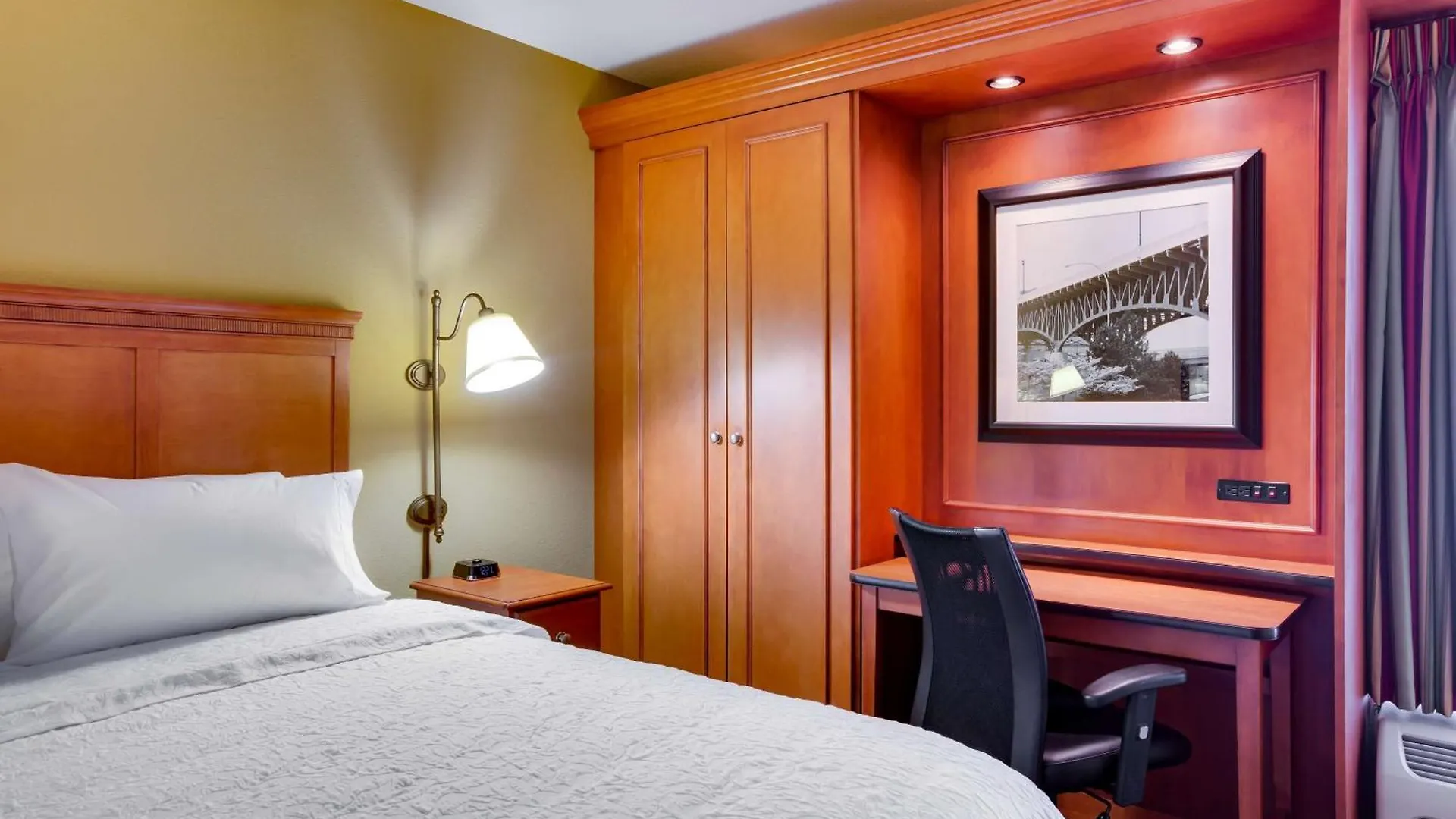 Hampton Inn Pittsburgh Greentree Отель